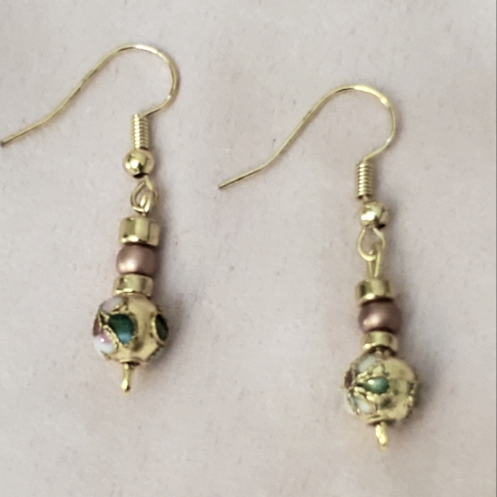 Earings - Picture 3 of 3